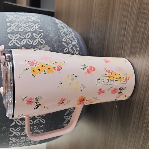 Never Used BRUMATE Floral- Perfect For SPRING SIPPING! - Picture 2 of 3